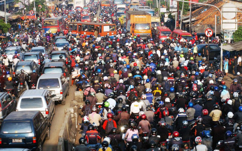 crowded-road